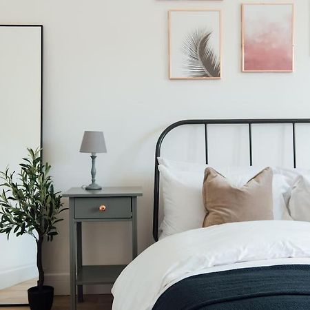 Stylish 2 Bedroom Flat In Ilford, London Zewnętrze zdjęcie
