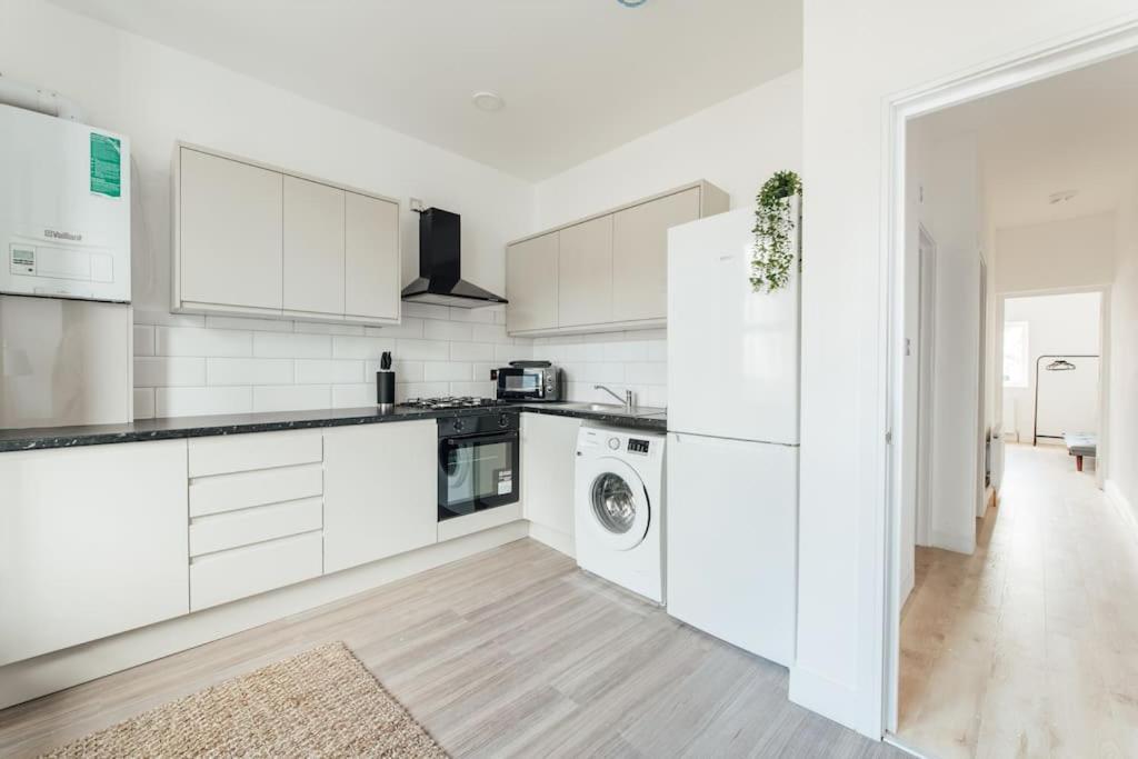 Stylish 2 Bedroom Flat In Ilford, London Zewnętrze zdjęcie