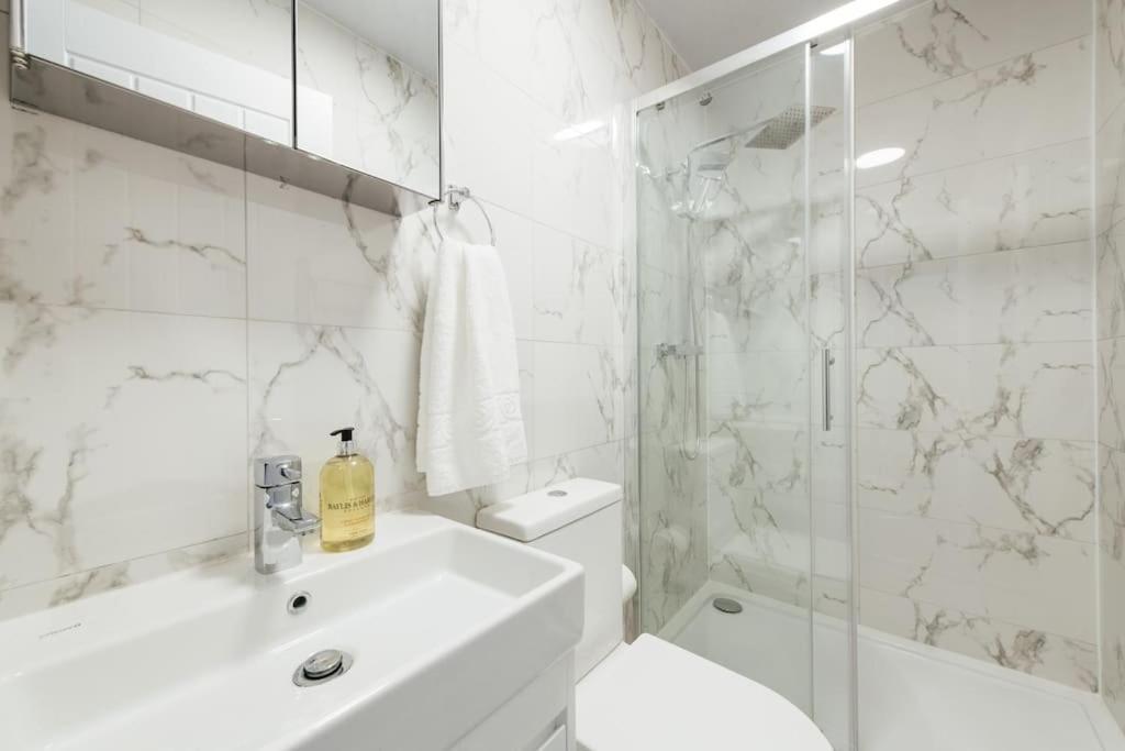 Stylish 2 Bedroom Flat In Ilford, London Zewnętrze zdjęcie